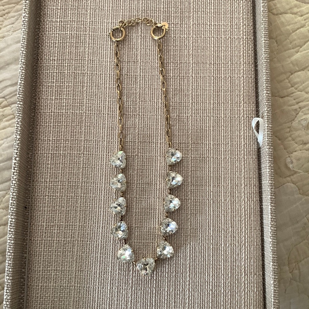 Used but good condition beautiful necklace